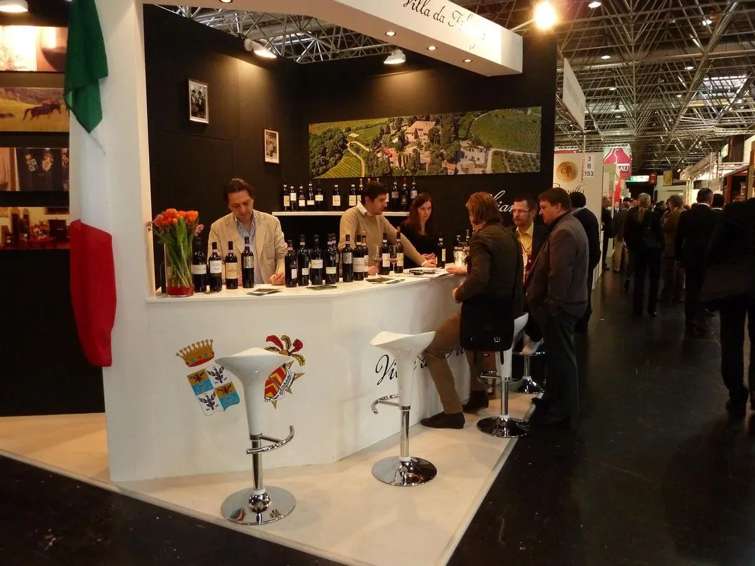 Villa da Filicaja a una fiera del vino